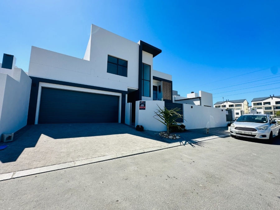 4 Bedroom Property for Sale in Sandown Western Cape